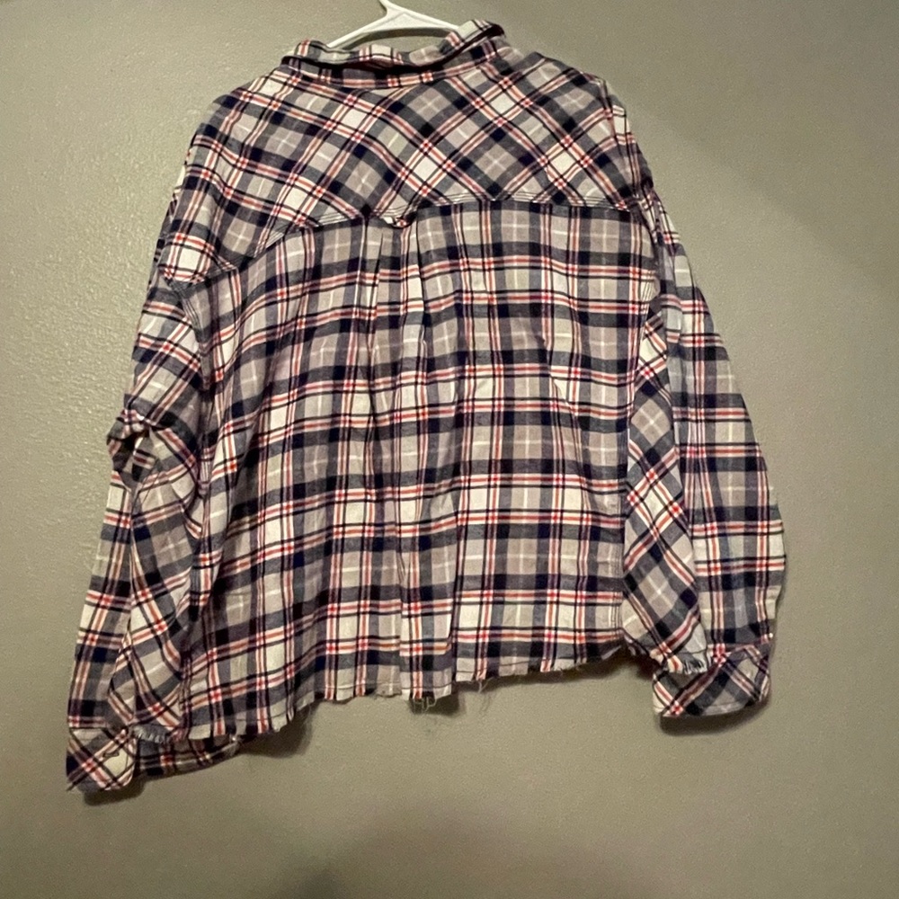 Cropped Flannel - Picture 2 of 5